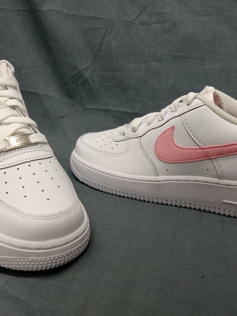Nike Air Force 1 (GS) Sneakers White Medium Soft Pink Girls Size 6.5 NEW NO BOX!